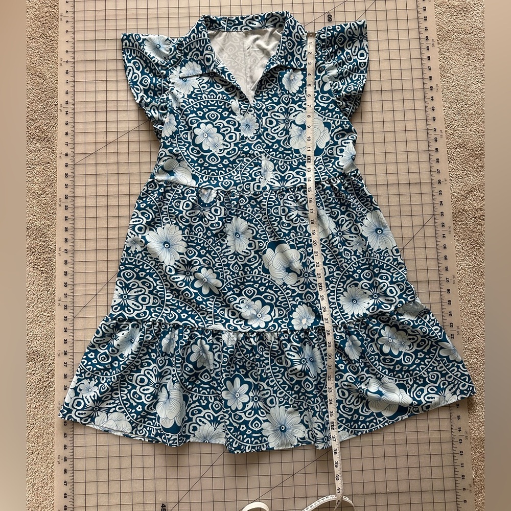 Teal & White Hawaiian Floral Dress w/ Ruffle Sleeves – size Large